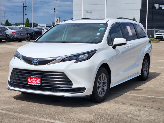 2024 Toyota Sienna LE White at Gullo Toyota