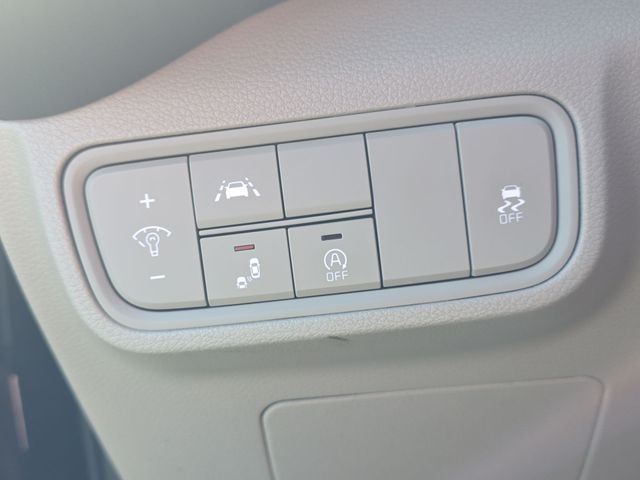 Used 2022 Black Kia LX image 26