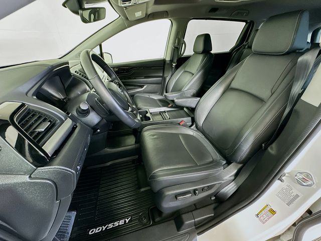 2023 Honda Odyssey Touring photo