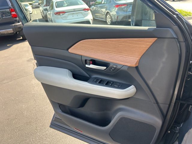 2026 Toyota Grand Highlander Limited - Photo 31
