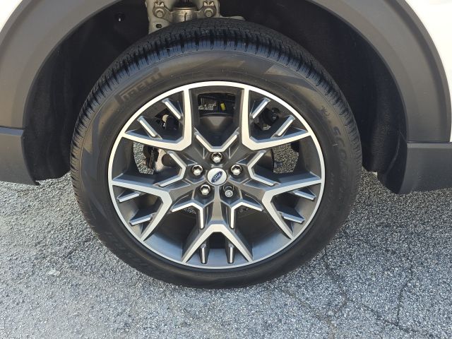 2025 Ford Explorer Platinum:B01877