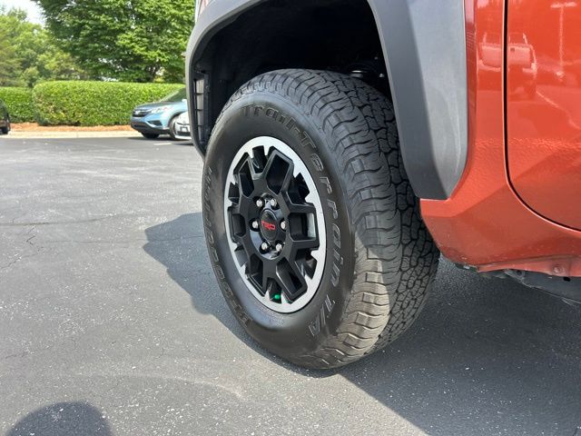 2025 Toyota Tacoma TRD Off Road - Photo 13