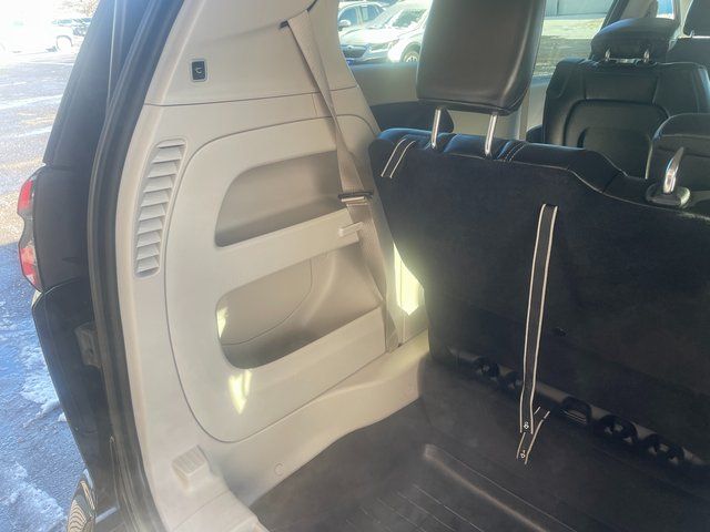 Used 2024 Chrysler Pacifica Van