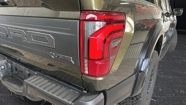 Used 2025 Green Ford Raptor image 40