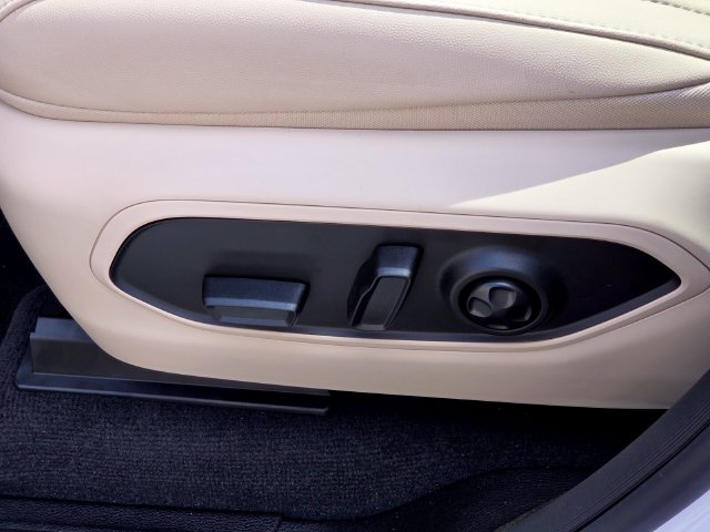 New 2027 White Jeep Limited image 15