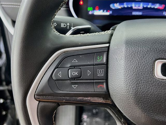 Used 2023 Black Jeep Altitude image 13