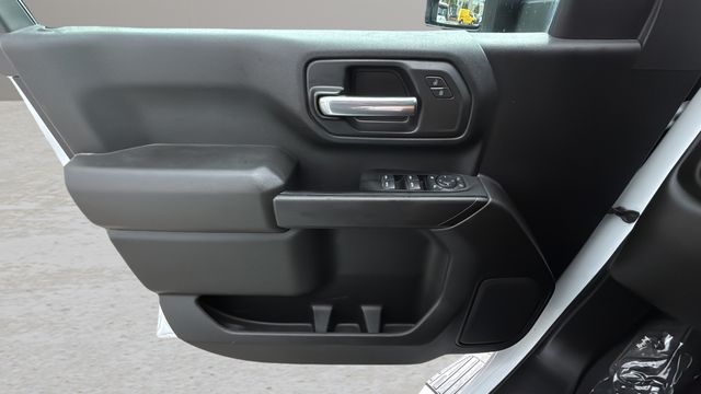 Used 2024 White Chevrolet Custom image 19