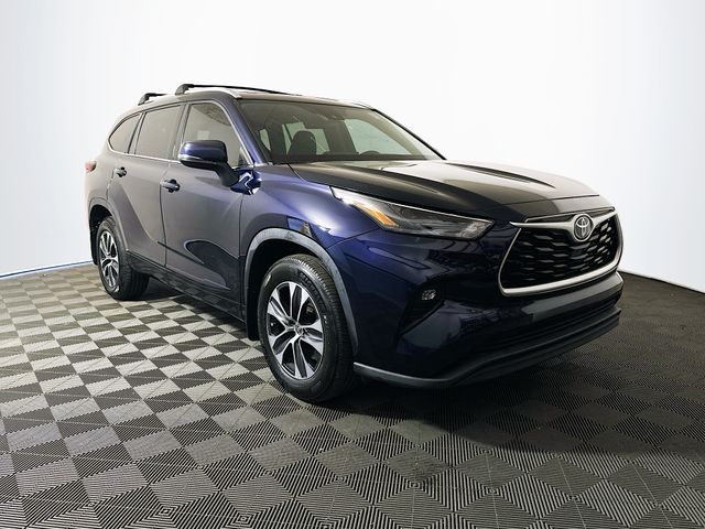 Blueprint 2022 Toyota Highlander XLE AWD SUV / Crossover All-Wheel Drive 8-Speed Automatic