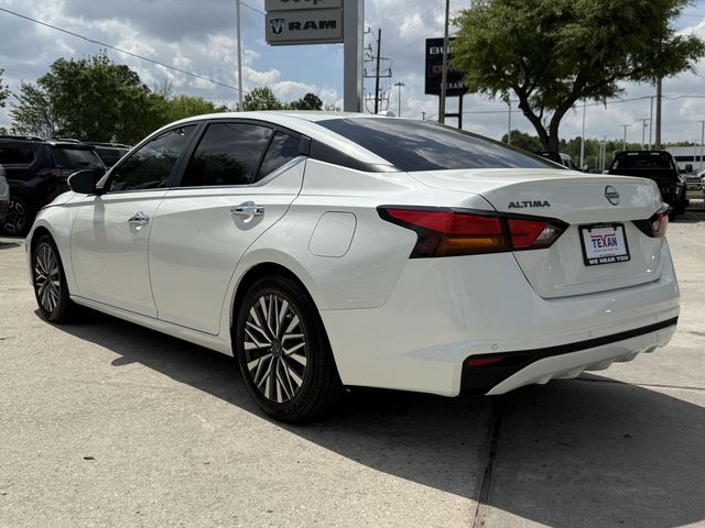 2023 Nissan Altima 2.5 SV White at Emmons Autoplex