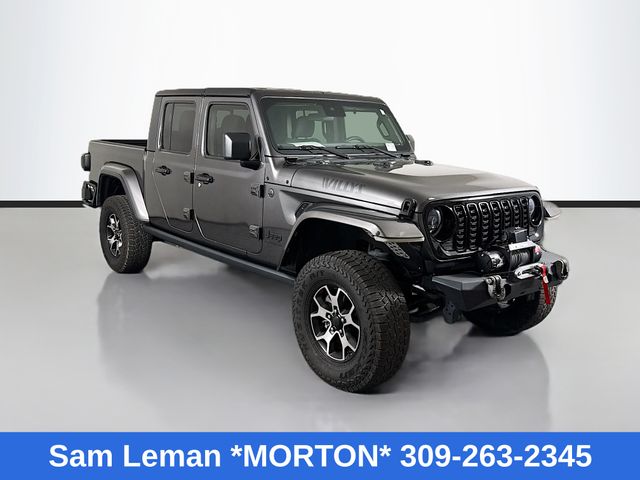 Gray (Granite Crystal Metallic Clearcoat) 2024 Jeep Gladiator Willys Crew Cab 4WD Pickup Truck Four-Wheel Drive 8-Speed Automatic