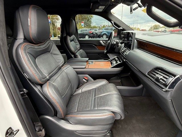 Certified Used 2024 White Lincoln Black Label image 22