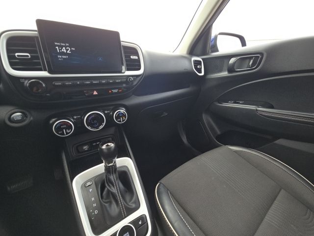 2024 Hyundai Venue Limited:B01873