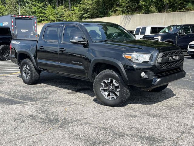 Midnight Black Metallic 2018 Toyota Tacoma Pickup Truck Four-Wheel Drive 6-Speed Automatic