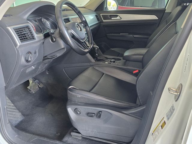 Used 2018  Volkswagen 3.6L V6 SE image 16
