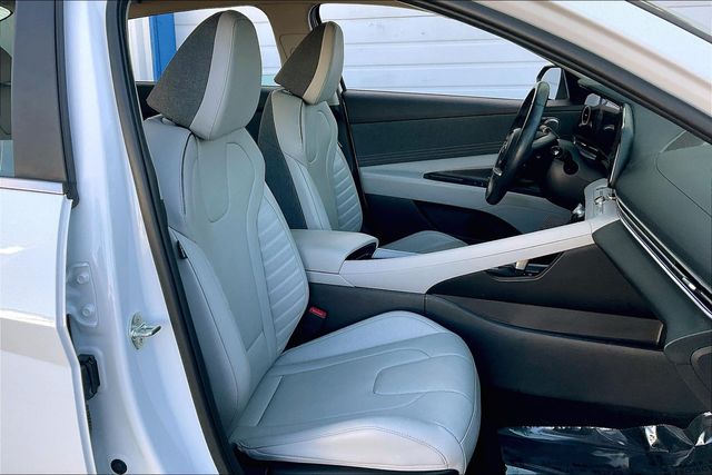 2022 Hyundai Elantra Hybrid Limited photo
