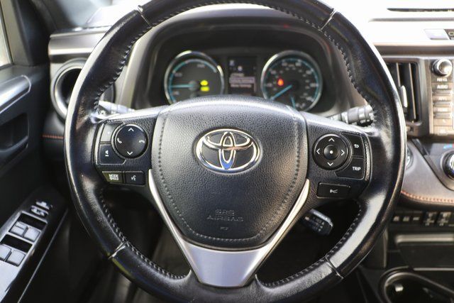 2017 Toyota RAV4 Hybrid SE 5