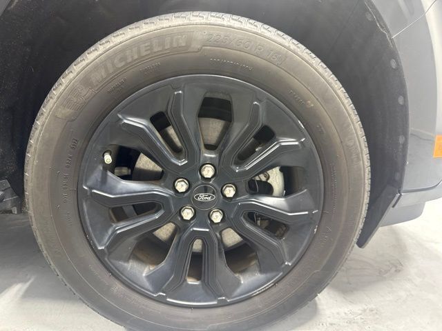 Used 2023 Black Ford Lariat image 4