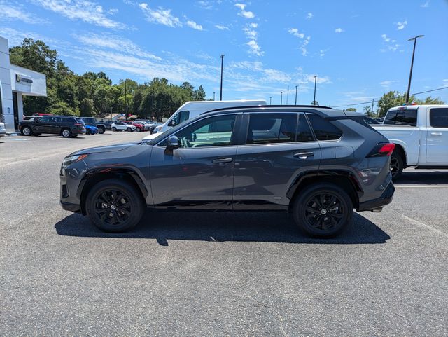 2022 Toyota RAV4 Hybrid SE