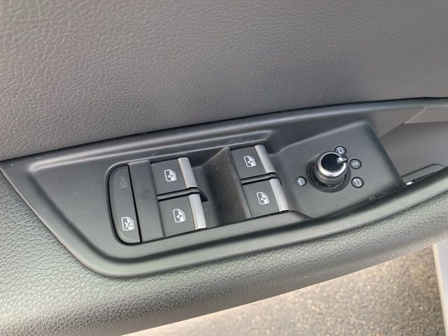2018 Audi A4 2.0T photo