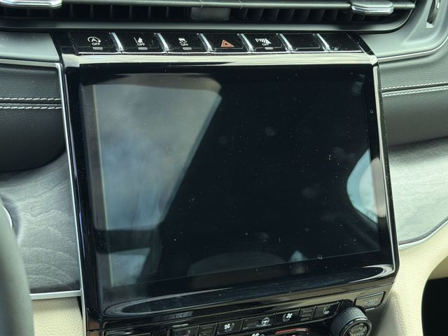 Used 2023 White Jeep Limited image 12