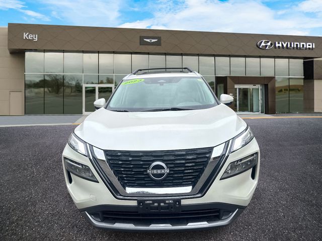 2023 Nissan Rogue - Image 2