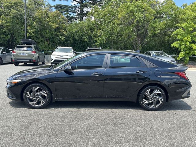 Used 2025 Black Hyundai SEL Sport image 10