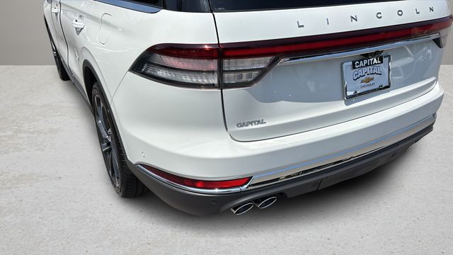 Used 2023 White Lincoln Reserve image 41