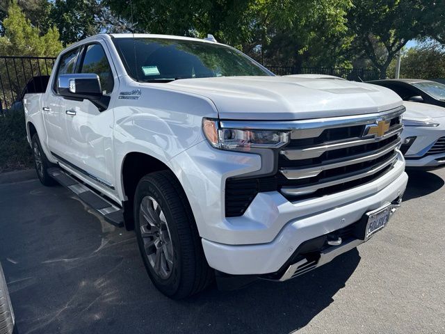 White (Iridescent Pearl Tricoat) 2023 Chevrolet Silverado 1500 Pickup Truck Four-Wheel Drive Automatic