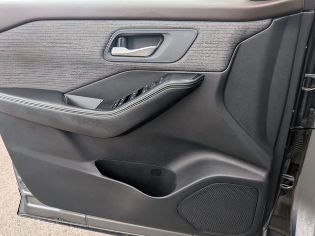 2021 Nissan Rogue - Image 14