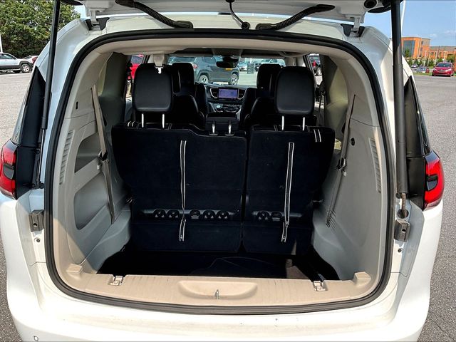 Used 2024 Chrysler Pacifica Van