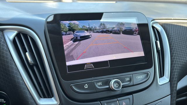 Used 2025 White Chevrolet LT image 26