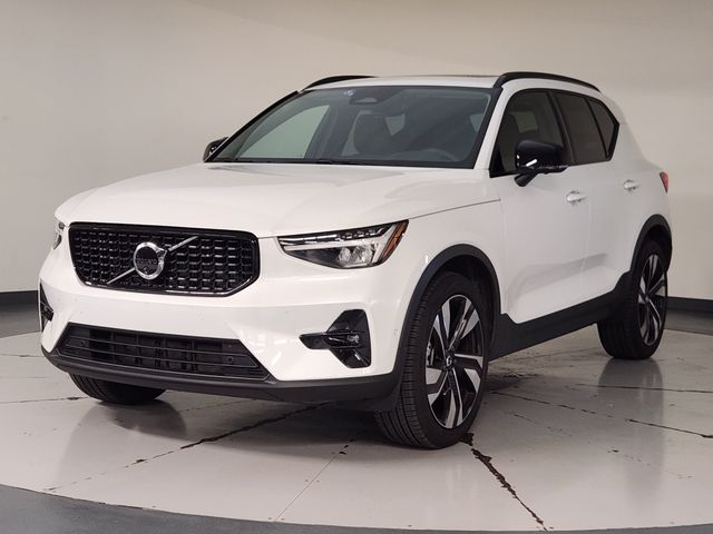 2025 Volvo XC60 B5 Core