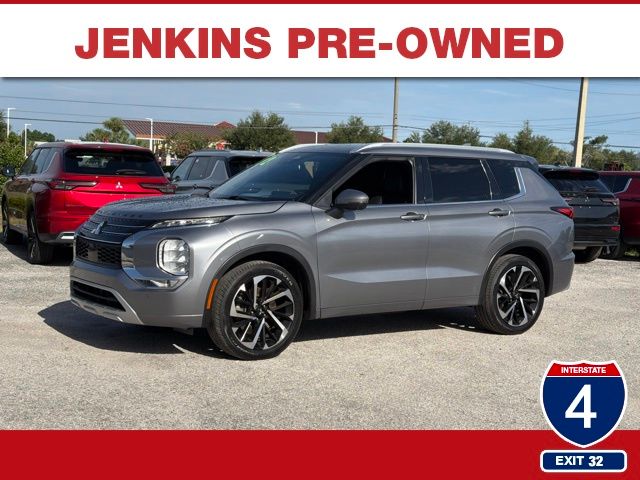 Gray 2022 Mitsubishi Outlander SUV / Crossover Front-Wheel Drive Continuously Variable Transmission