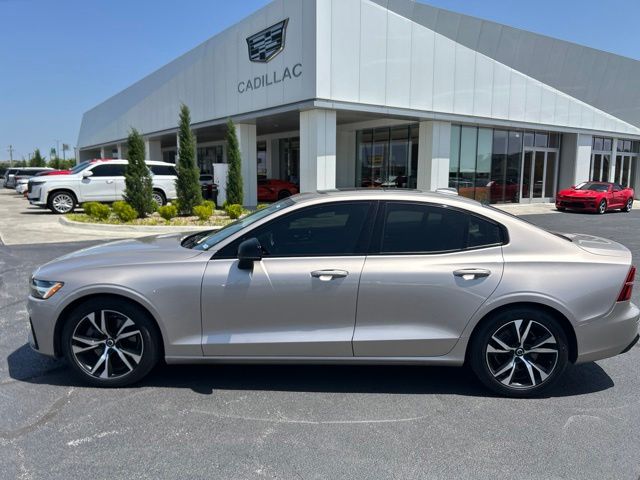 2023 Volvo S60 B5 Core Dark Theme AWD