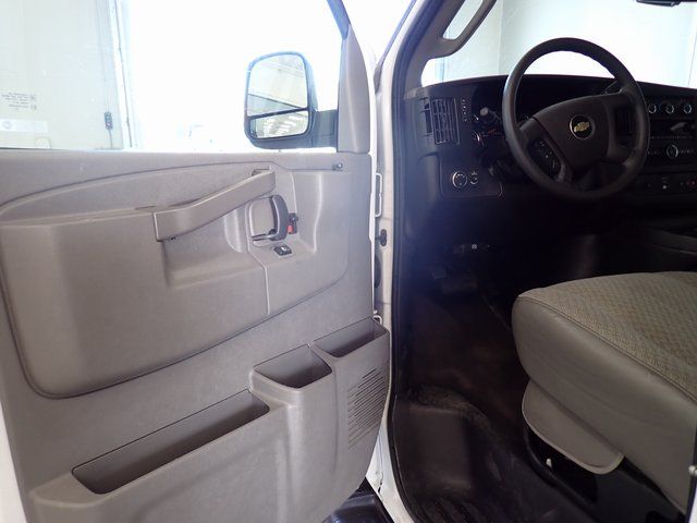 2021 Chevrolet Express 3500 LT photo
