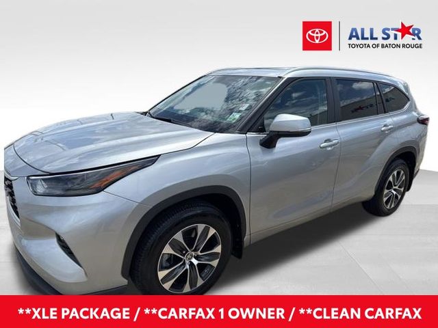 Celestial Silver Metallic 2024 Toyota Highlander XLE FWD SUV / Crossover Front-Wheel Drive 8-Speed Automatic