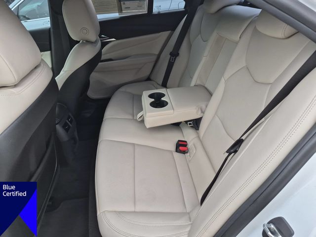 Used 2022 White Cadillac Premium Luxury image 28