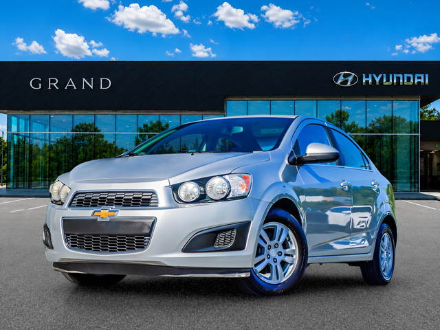 Silver Ice Metallic 2014 Chevrolet Sonic Sedan Front-Wheel Drive 6-Speed Automatic