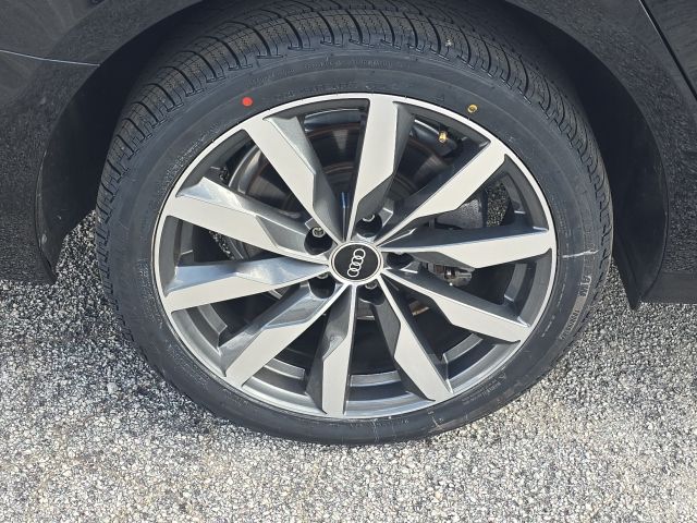 2022 Audi A4 40 Premium Plus:B02144