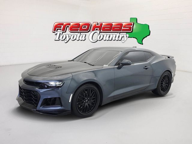 Shadow Gray Metallic 2023 Chevrolet Camaro LT1 Coupe RWD Coupe Rear-Wheel Drive Automatic