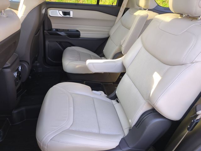 Used 2020 Black Ford Platinum image 30