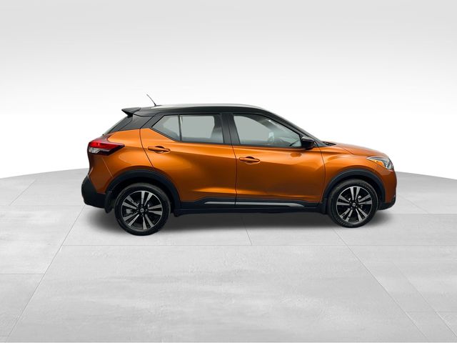 2020 Monarch Orange/Super Black Nissan Kicks SR FWD SUV