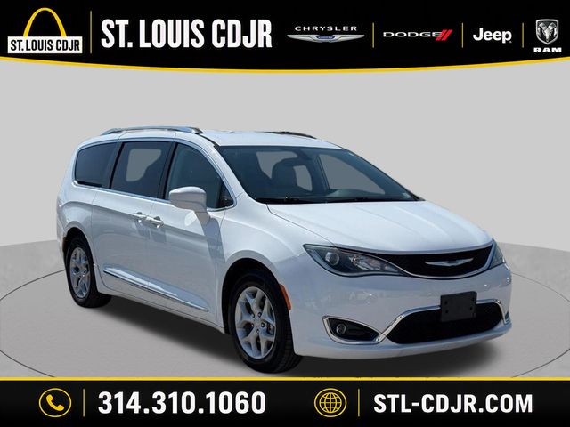 Bright White Clearcoat 2019 Chrysler Pacifica Minivan Front-Wheel Drive 9-Speed Automatic