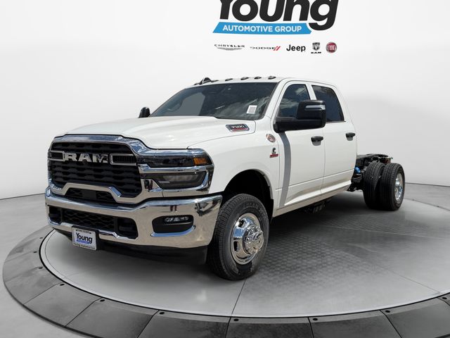 Bright White Clearcoat 2026 RAM 3500 Chassis Pickup Truck Four-Wheel Drive 8-Speed Automatic