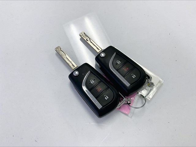 2021 Toyota RAV4 LE White at Sutliff Volkswagen