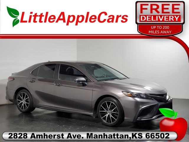  2022 Toyota Camry SE FWD   