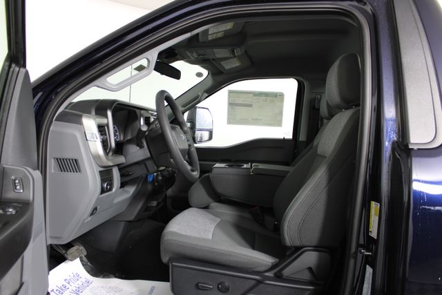 2025 Ford F-350SD XLT photo