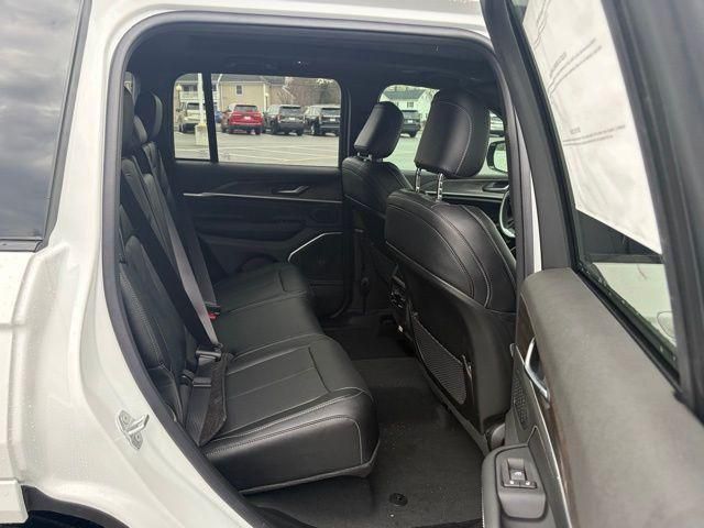 new 2026 Jeep Grand Cherokee car, priced at $45,400