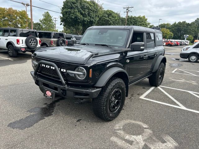Used 2022 Black Ford Wildtrak image 3