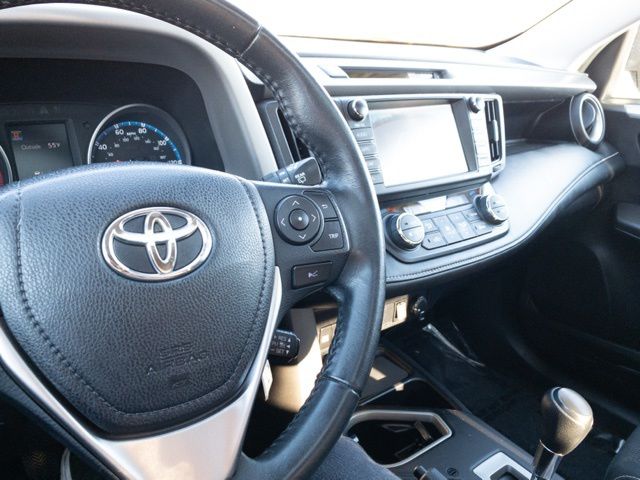 2017 Toyota RAV4 XLE 26